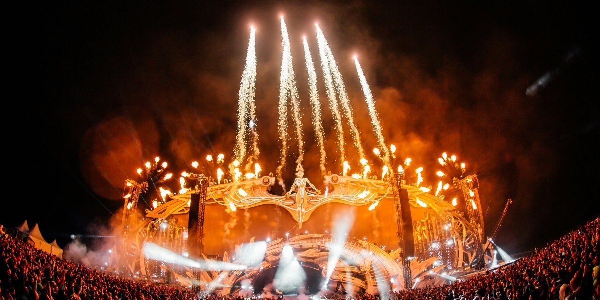 Concert Logistics: World Tour Equipment Transport