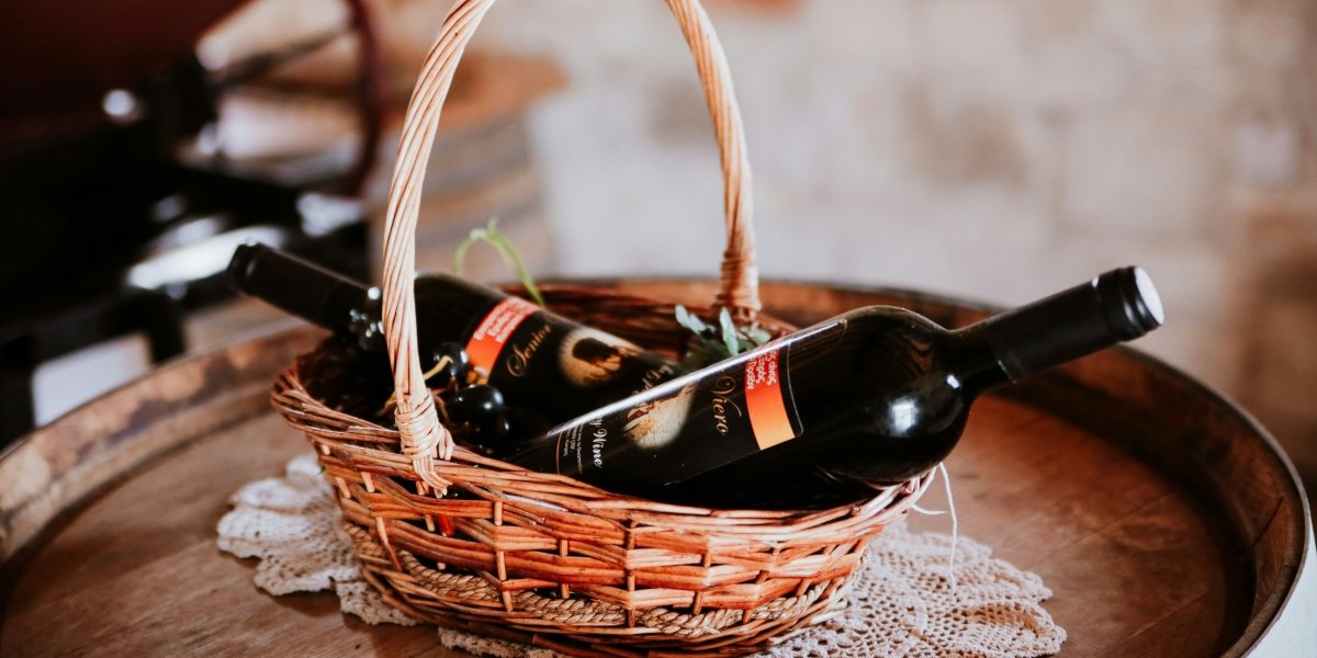 Gifting with Style: Choosing the Excellent Birthday Wine Basket