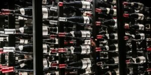 Luxury Cabernet Sauvignon and Sauvignon Blanc Gift Sets for Sophisticated Gifting