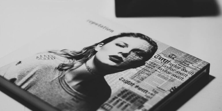 Taylor Swift Makes Iconic Return at 2026 iHeartRadio Music Awards