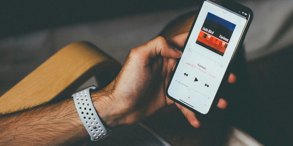 Apple Music to Add Labels for AI-Made Songs